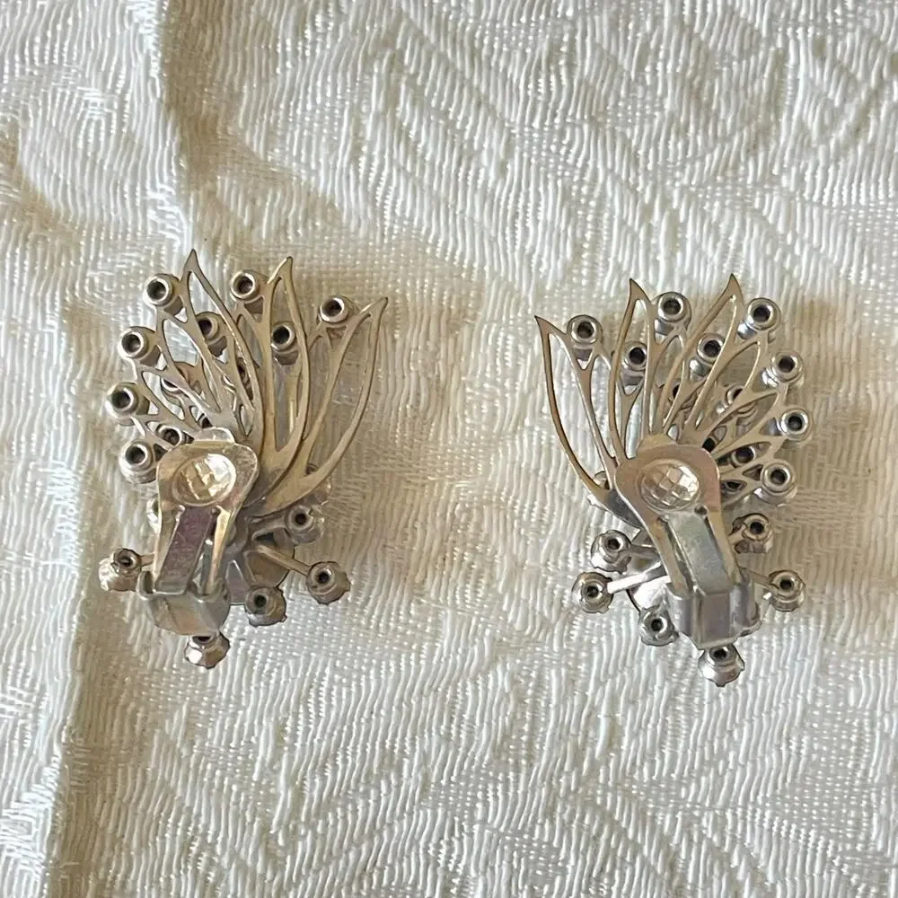 1.75” Atomic Fan Flower Starburst 1950s Rhinestone Clip Earrings Silver Metal